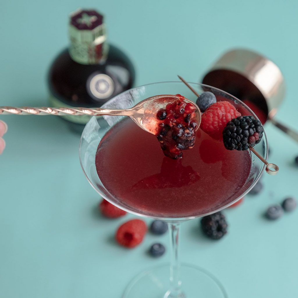 Berry garnish cocktail 